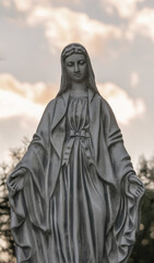 Blessed Mother Mary Madonna Statue