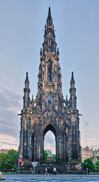 Walter Scott Statue into Scott Monument, Edinburgh, Scotland