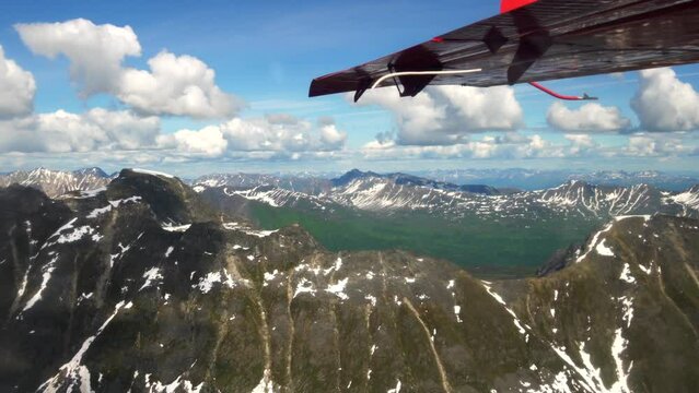28 second video of bush plane flying over Alaska Range in Denali National Park