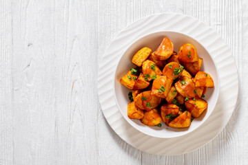 patatas bravas, deep fried potatoes with sauce