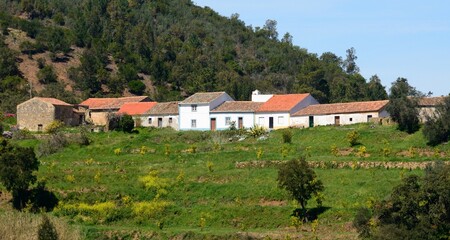 Fototapeta na wymiar Vista de Alferce, pedanía de Monchique