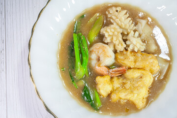 Noodles with  sea food in Gravy Sauce (Rad-Na Tale)