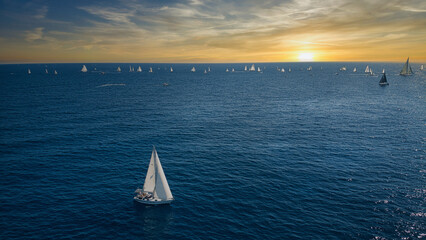 Barca a vela, tramonto