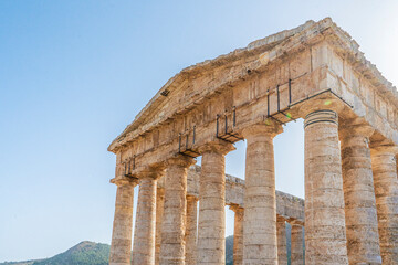 Fototapeta premium Antico tempio greco a Segesta, Sicilia, Italia.