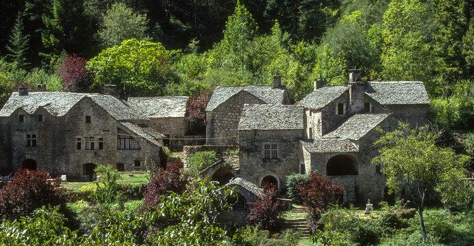 Village, Hauterives, Parc naturel r&eacute;gional des Grands Causses, Gorges du Tarn, 48; Lozere, France