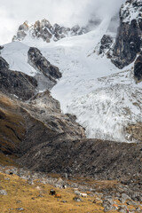 Glacier au-dessus du camp de Narethang, treizième jour du Snowman Trek, Bhoutan