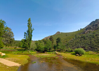 Fototapeta na wymiar Mountains with river