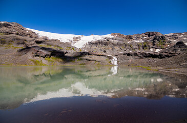 Fotografía de la Laguna Espejo y del Glaciar Sierra Nevada en la Araucania Andina, Region de la Araucanía, Chile