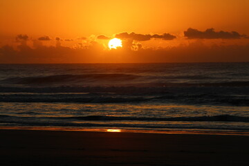 Nascer do sol na praia