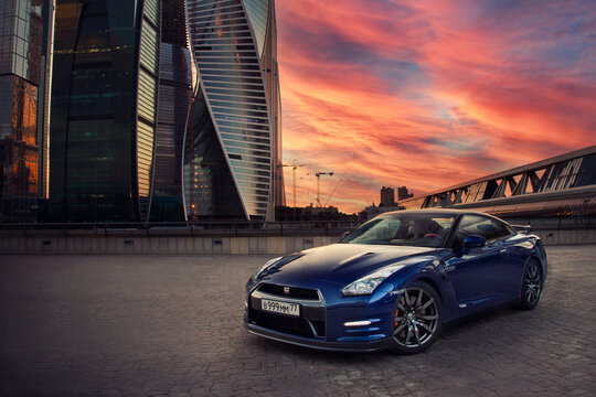 Nissan GTR R35 Nismo and skyscrapers in the background