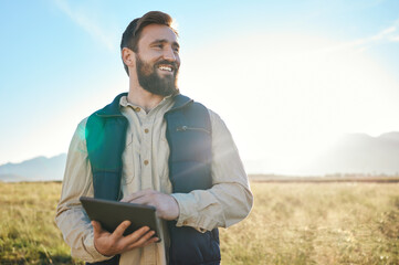 Research or agriculture man on tablet on farm for sustainability, production or industry growth analysis. Agro, happy or farmer on countryside field for weather, checklist or data search in Texas - obrazy, fototapety, plakaty