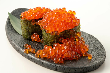 美味しいイクラ軍艦の寿司 © kei u