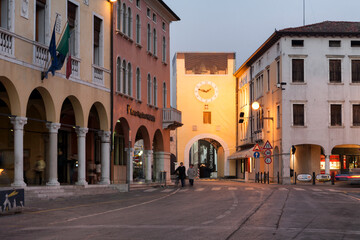 Fototapeta na wymiar Sacile, Pordenone. Piazza del Popolo al crepuscolo