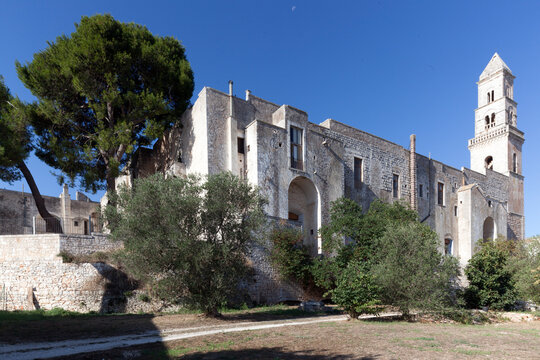 Putignano, Bari. Chiesa di San Domenico con campanile.