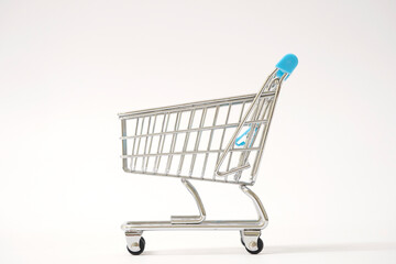 ショッピングカート　白背景
