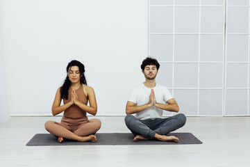 Obraz premium lotus pose yoga trainer stretching session meditation asana