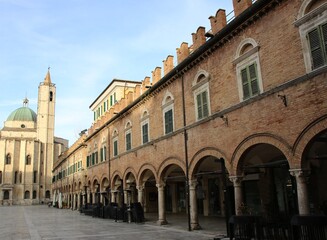 Obraz premium Italy, Marche, Ascoli Piceno: View of People Square.