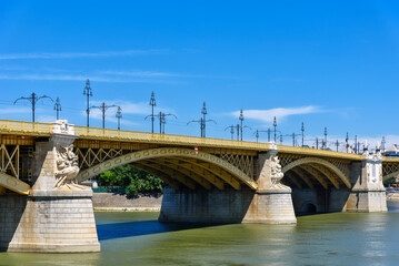 Margaret Bridge, a pedestrian and car bridge in Budapest, the capital of Hungary. The bridge connects the two districts "Buda" and "Pest".