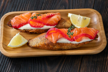 Salmon gravlax sandwich
