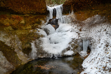 里山の景色　仙台市青葉山の氷瀑
