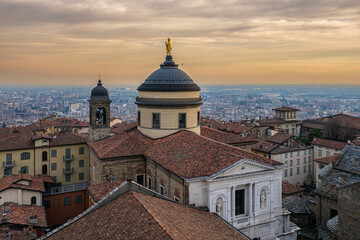Fototapeta na wymiar Bergamo Alta, cupola duomo