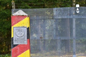 Grenzpfahl, an der früheren DDR Grenze