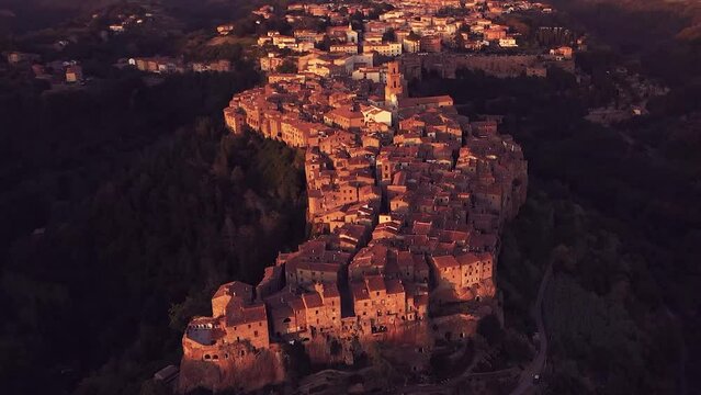 Come in maremma tuscany and visit Pitigliano to see this beautiful landscape at sunset