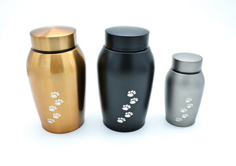 Pet urns for cremation or burial. Funeral urns.