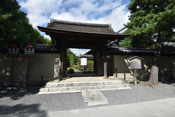 Fototapeta premium 大徳寺 龍源院 山門 京都市北区紫野