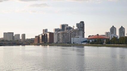 Fototapeta na wymiar Panorama of Yekaterinburg overlooking the lake in Russia.