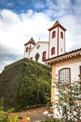 Igreja de uma bela cidade da estrada real. Serro, MG. (foto 01)