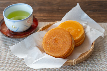 お茶と回転饅頭