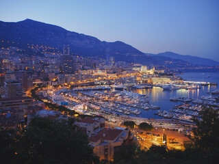 モナコ　夜のモンテカルロハーバーの風景
