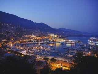 モナコ　夜のモンテカルロハーバーの風景