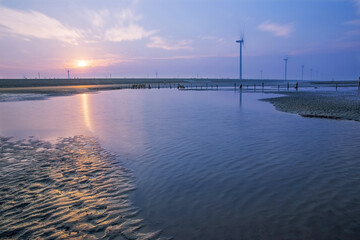 Fototapeta premium Beautiful beach and sunset after ebb tide