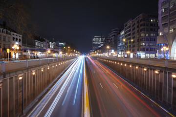 Fototapeta na wymiar night traffic in the city, traffic time lapse 
