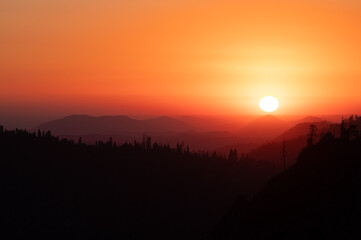 Sunset in Kings Canyon (California)