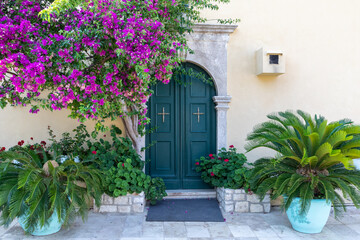 Tür der Kirche im Kloster Paleokastritsa auf Korfu