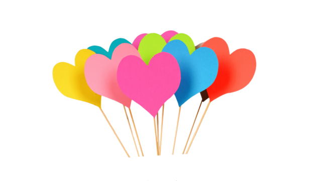 bunte Papierherzen am Stil vor transparenten Hintergrund