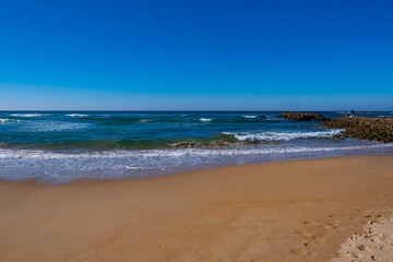 Fototapeta na wymiar Peaceful and beautiful coast of Portugal. Deserted beaches.