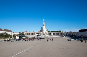 Fototapeta na wymiar Landscape of the square in front of the Fatima church - Portugal