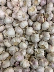 large amount of garlic spicy food spice seasoning