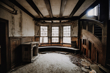 Lostplace verlassene Villa mit Kamin