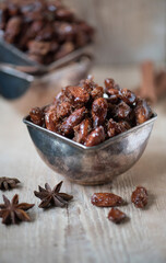 German cinnamon roasted almonds (candied almonds) / Gebrannte Mandeln