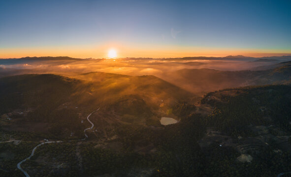 Atardecer en la mixteca, Oaxaca, capturado con dron