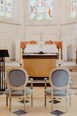 Les chaises des époux pour la célébration du mariage