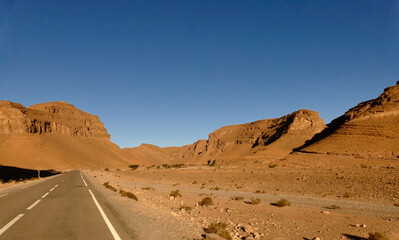Marocco. Paesaggi e formazioni rocciose del Medio Atlante