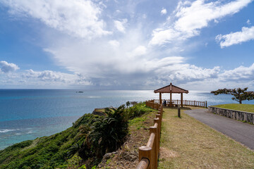 沖縄県　知念岬公園の東屋と広大な海