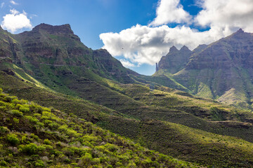 Obraz premium The power of nature: The majestic rise of a volcanic mountain