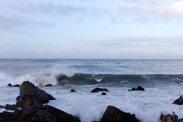 Fototapeta na wymiar Waves on the Pacific ocean coast